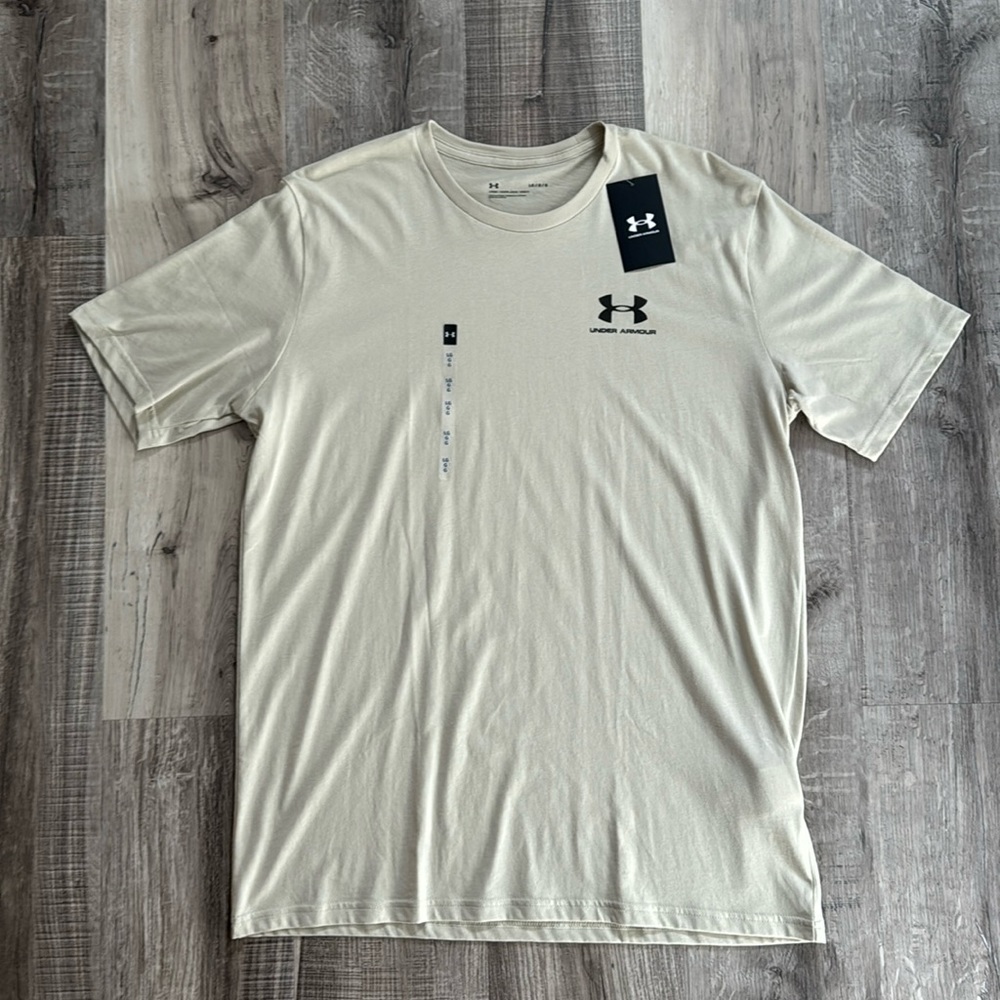 Men’s Under Armour Shirt